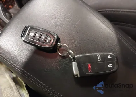 2016 Chrysler 200 Limited из США, поврежденный, VIN 1C3CCCAB3GN124061